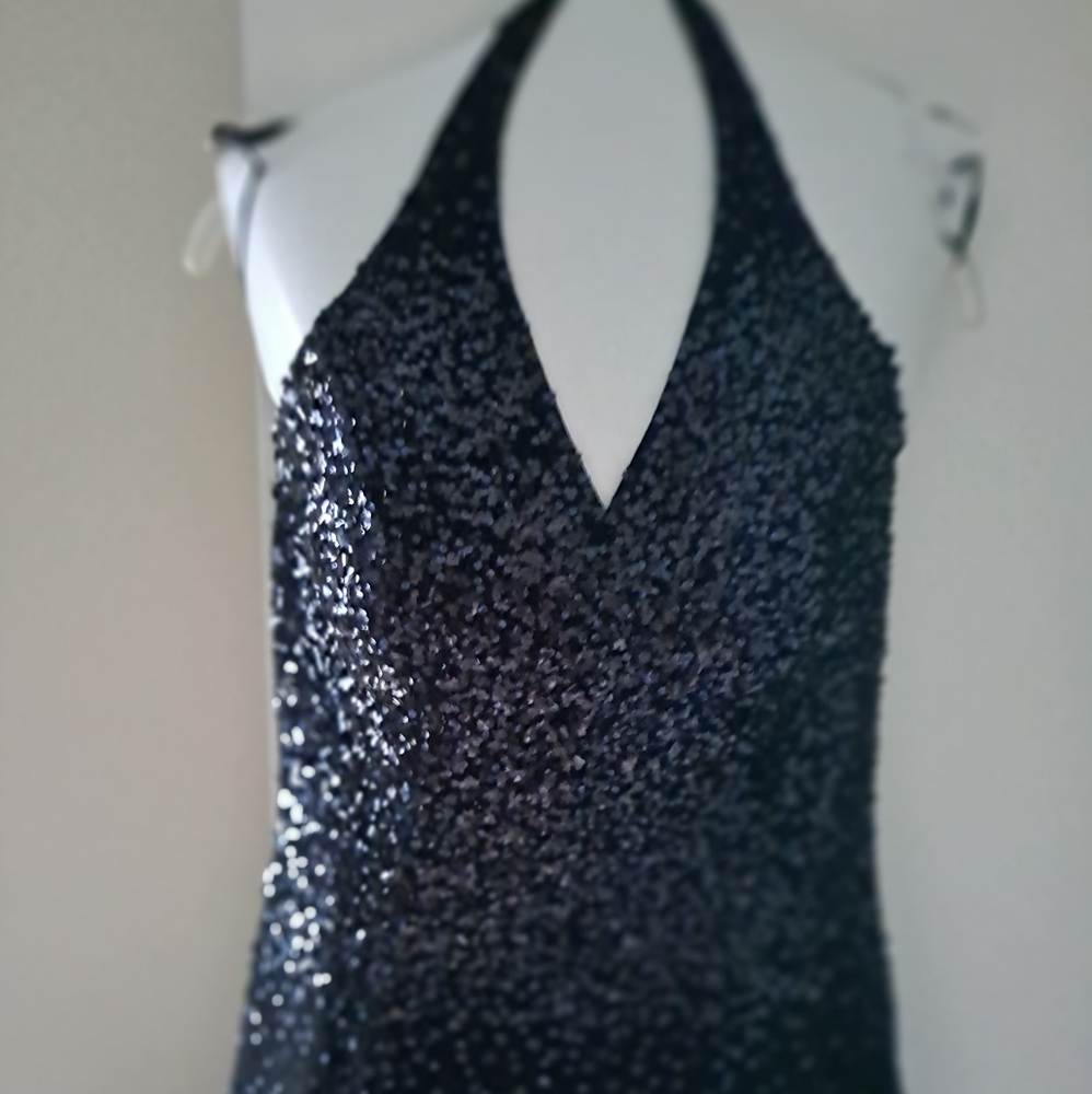 Formal Dress - Picture 2 of 6